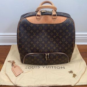 Louis Vuitton Evasion Travel Bag Monogram Canvas MM